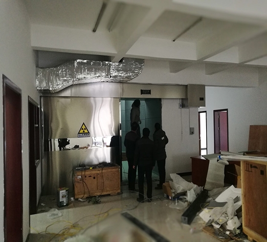 探伤防护门